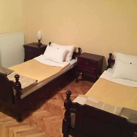 Bed & Breakfast Karavan Raska Phòng bức ảnh