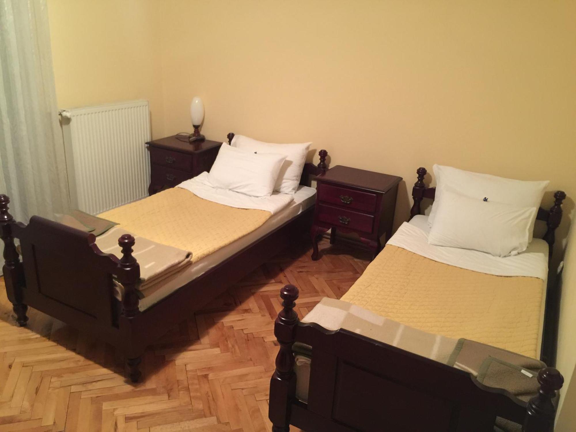 Bed & Breakfast Karavan Raska Phòng bức ảnh