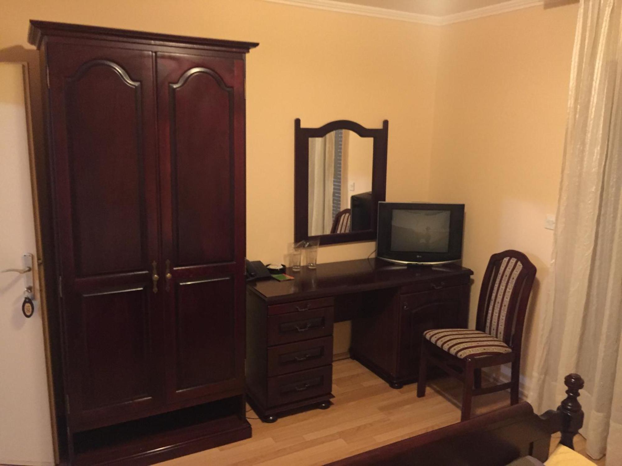 Bed & Breakfast Karavan Raska Phòng bức ảnh