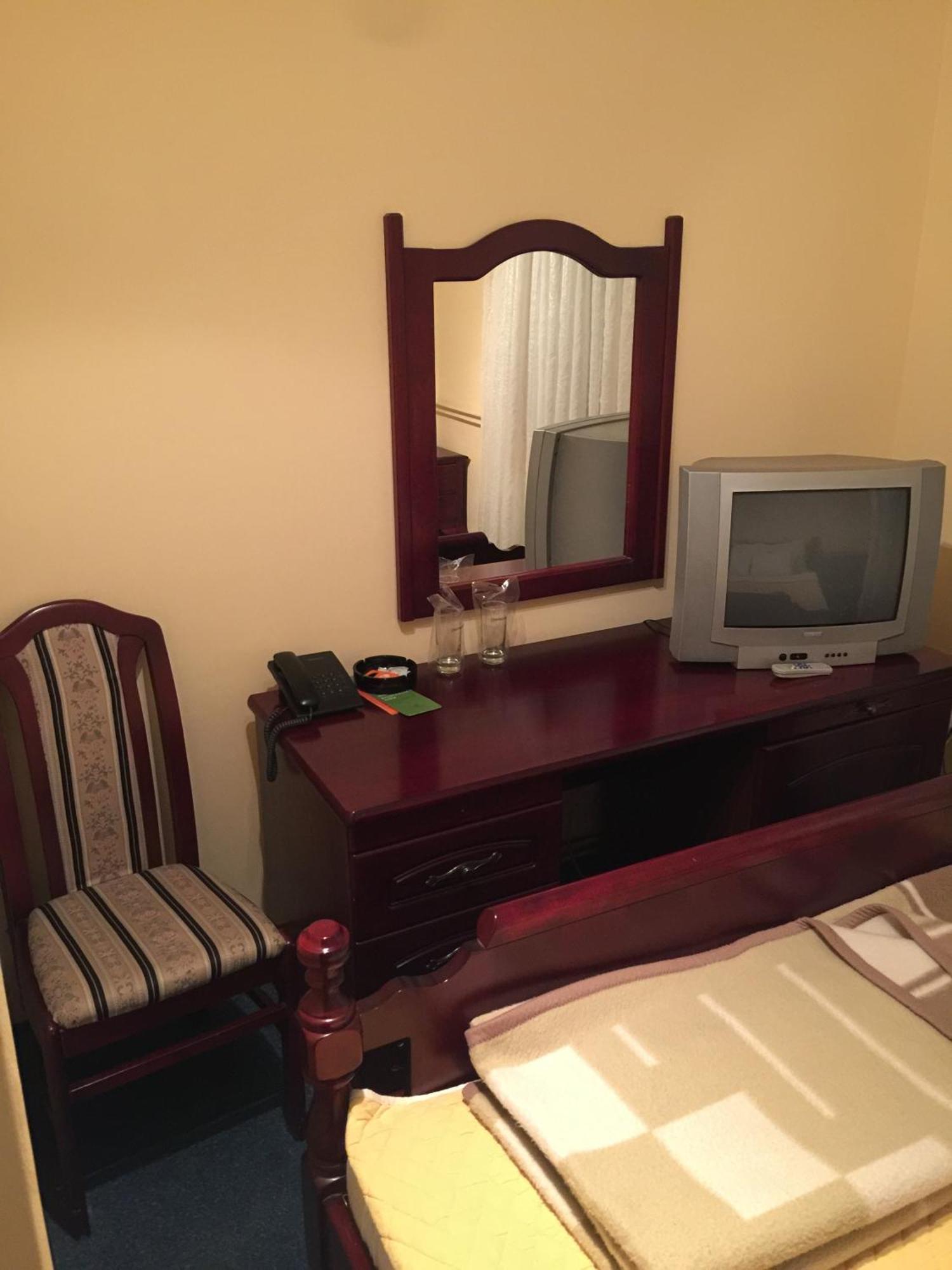 Bed & Breakfast Karavan Raska Phòng bức ảnh