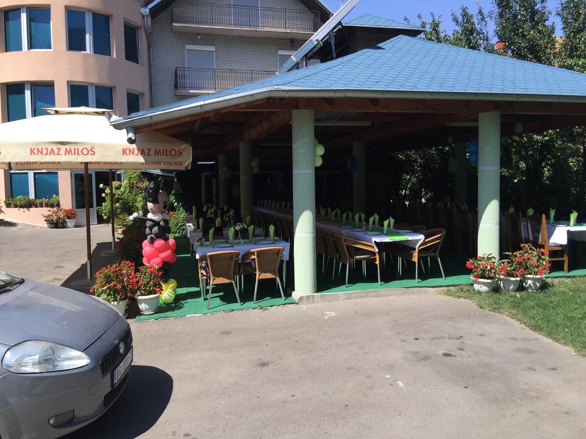 Bed & Breakfast Karavan Raska Ngoại thất bức ảnh