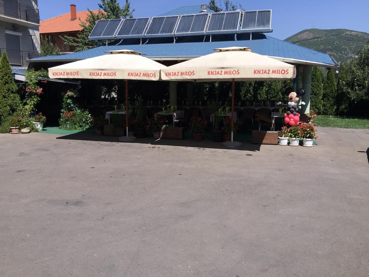 Bed & Breakfast Karavan Raska Ngoại thất bức ảnh