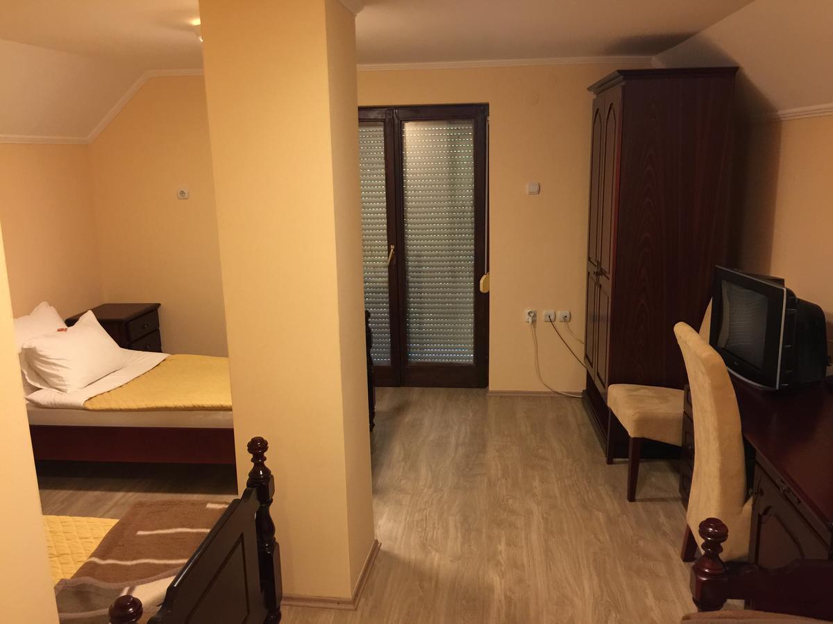 Bed & Breakfast Karavan Raska Ngoại thất bức ảnh