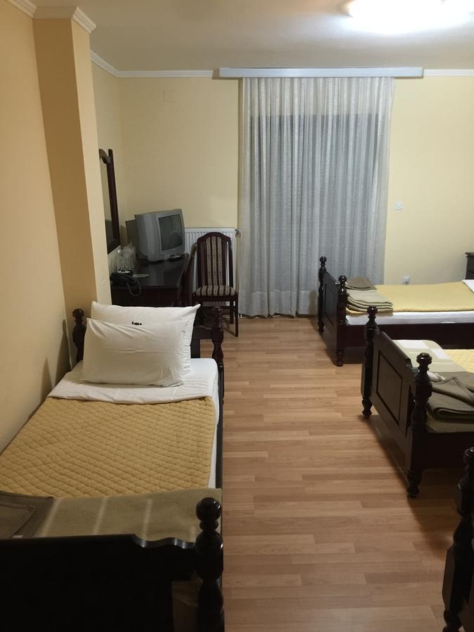 Bed & Breakfast Karavan Raska Phòng bức ảnh